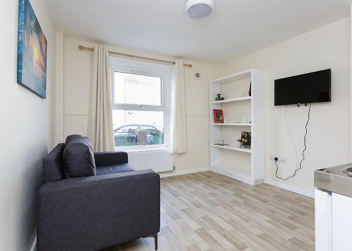 Blackberry - Stylish Self-Contained Flats In Soton City Centre